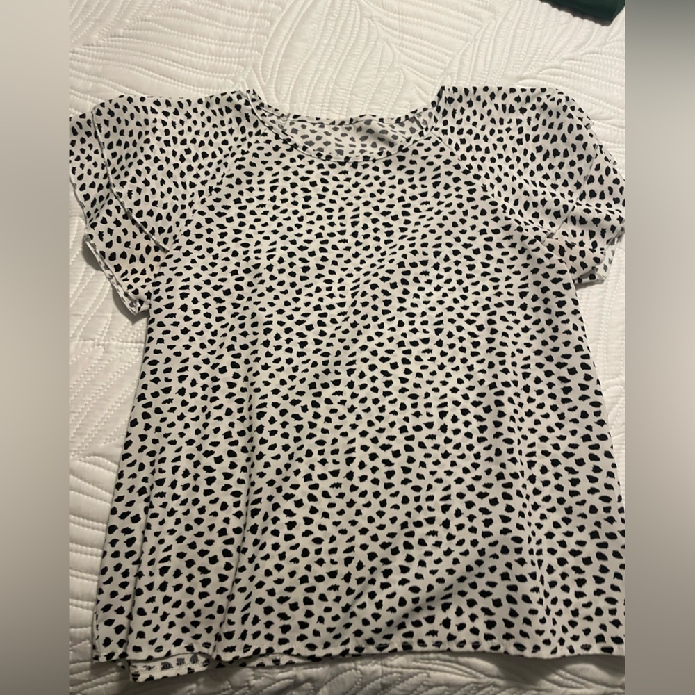 Woman’s Blouse bundle- 2 - Size Medium